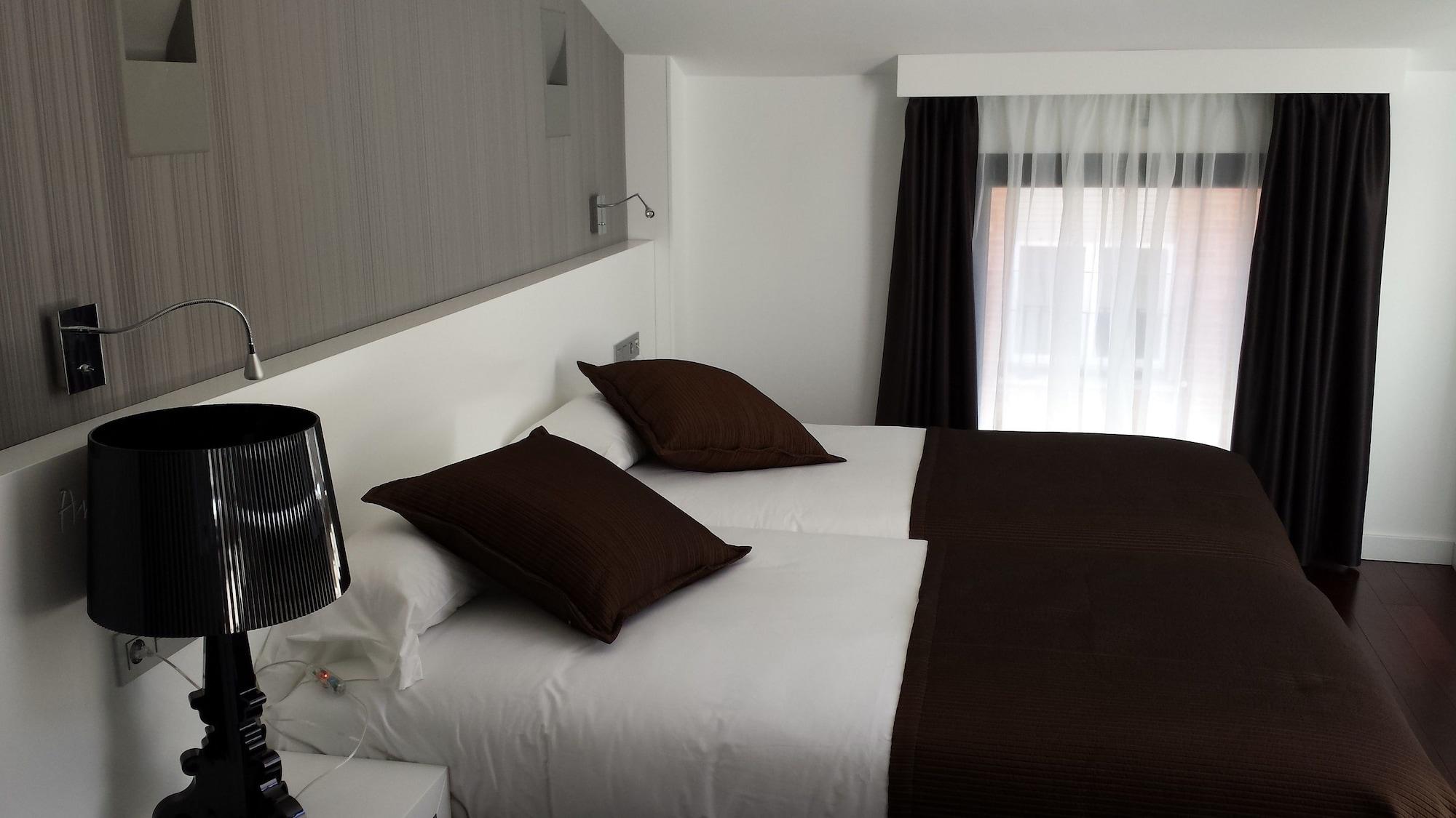 Hotel Apolonia Soria Bagian luar foto